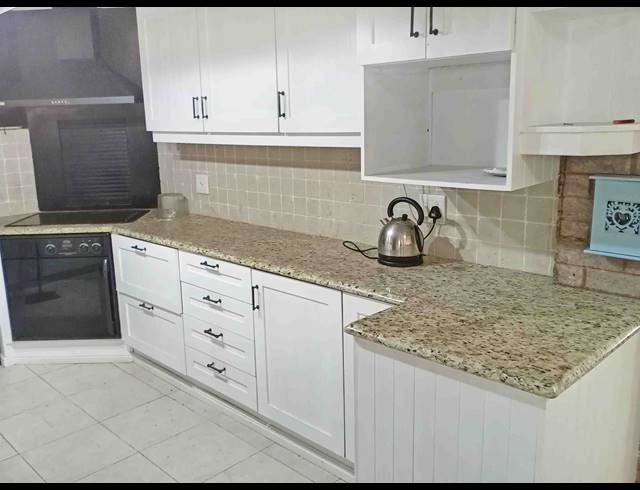 5 BEDROOM HOUSE FOR SALE IN BLUFF